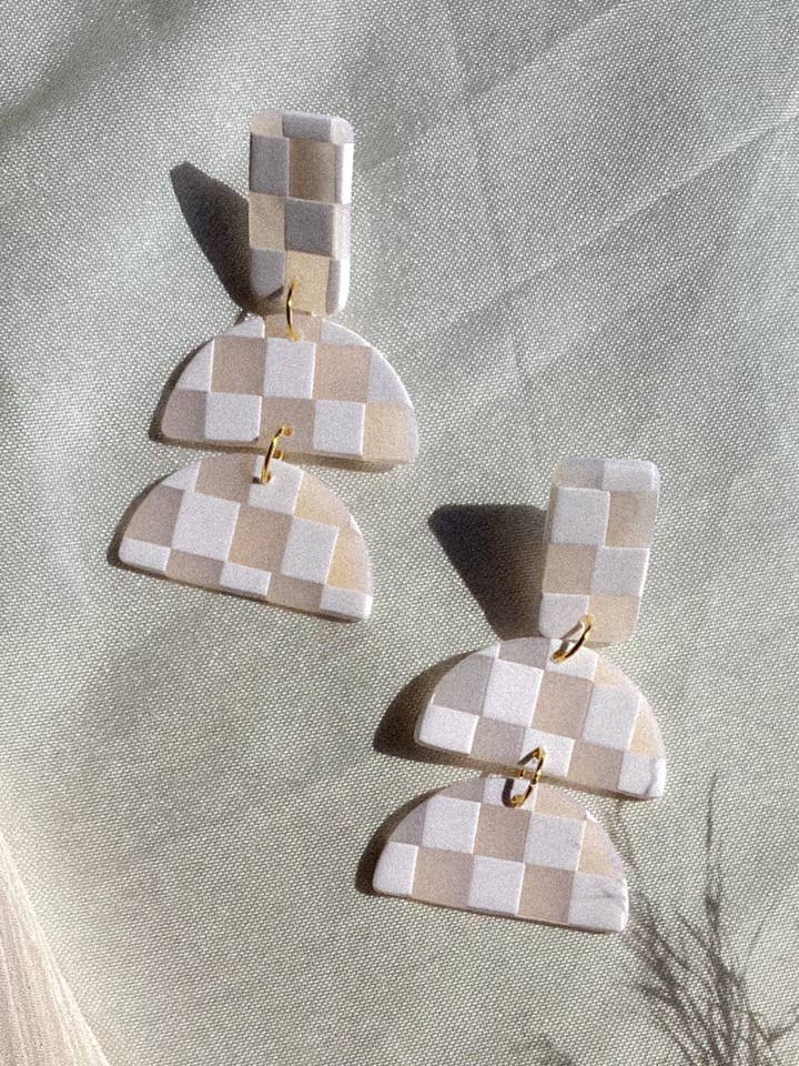 Loro in White + Cream Checker for wholesale by Corvega Clay Goods