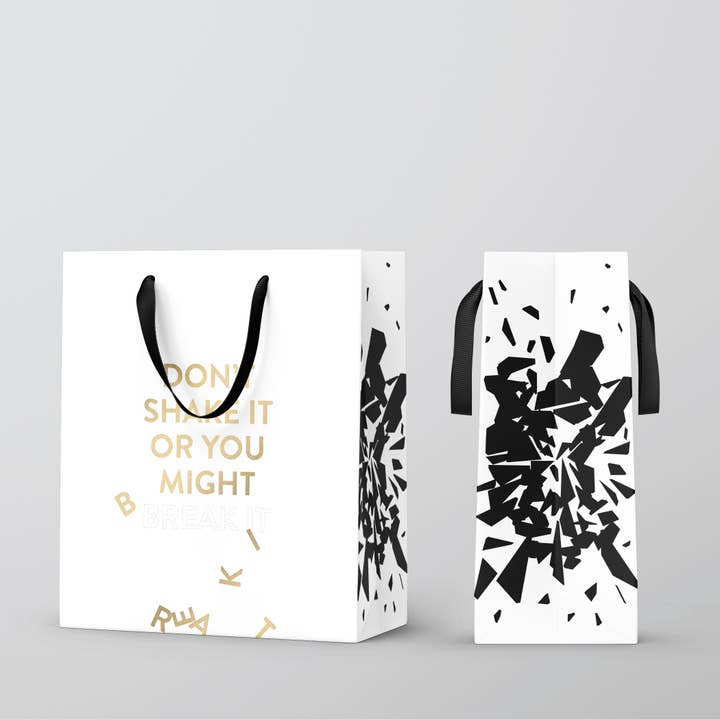 Don't Break It — Sacs-cadeaux haut de gamme pour la vente par Fine Moments