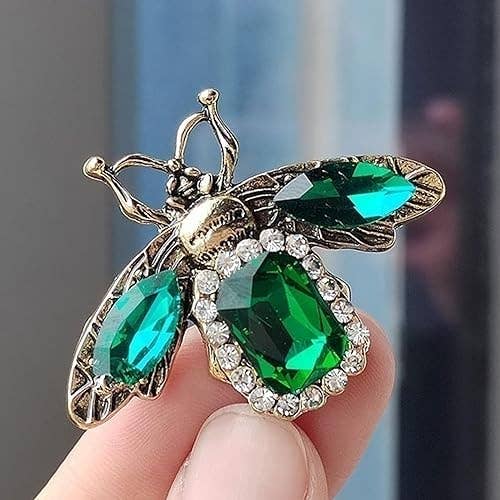 Magnifique Hearts - Wholesale Brooch - Vintage Glam Bee Brooch Collection, Classic Brooches