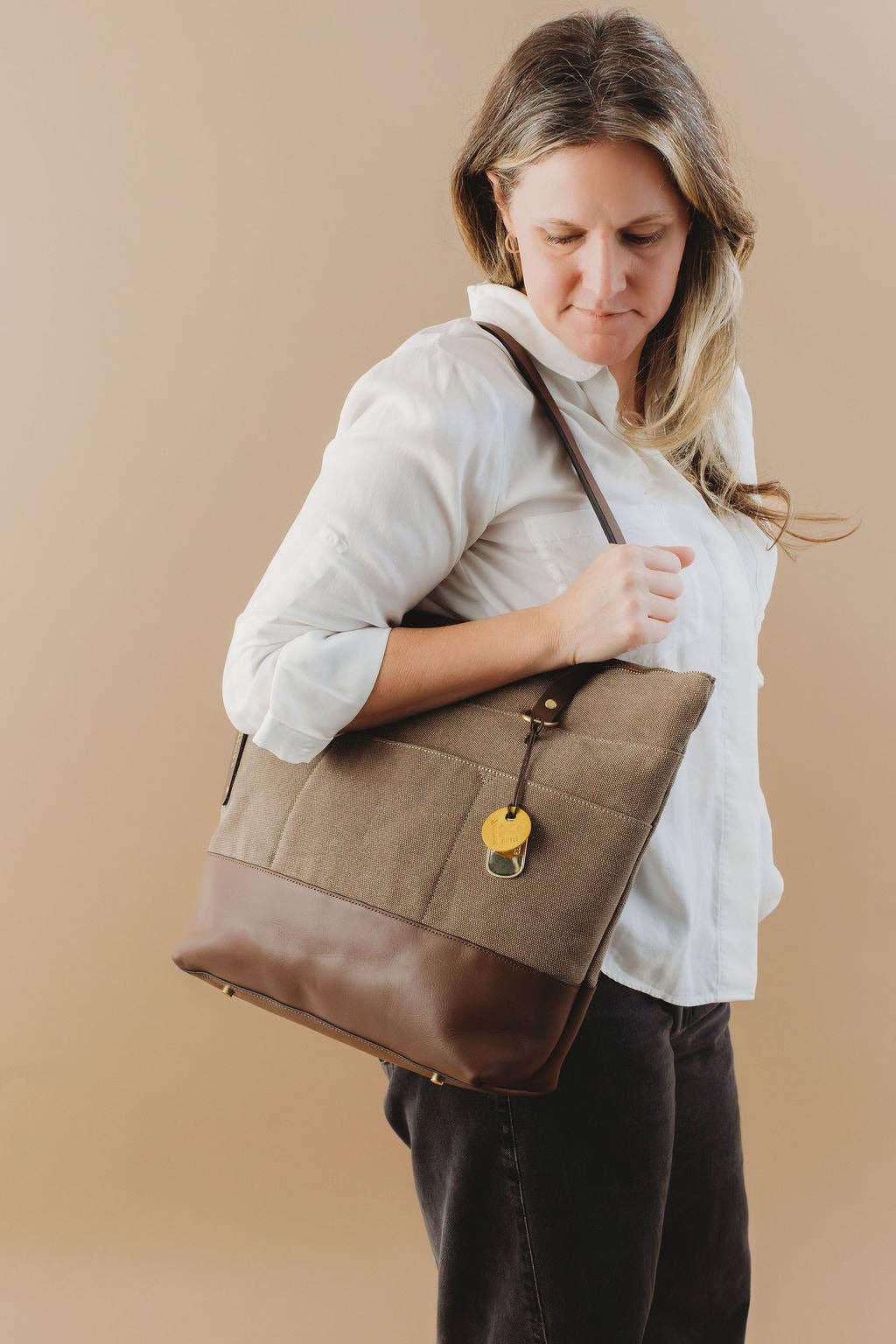 R.Riveter - Wholesale Tote Bag - Women's - Harriet Tote Bag | Fatigue Washed Canvas + Brown Leather5