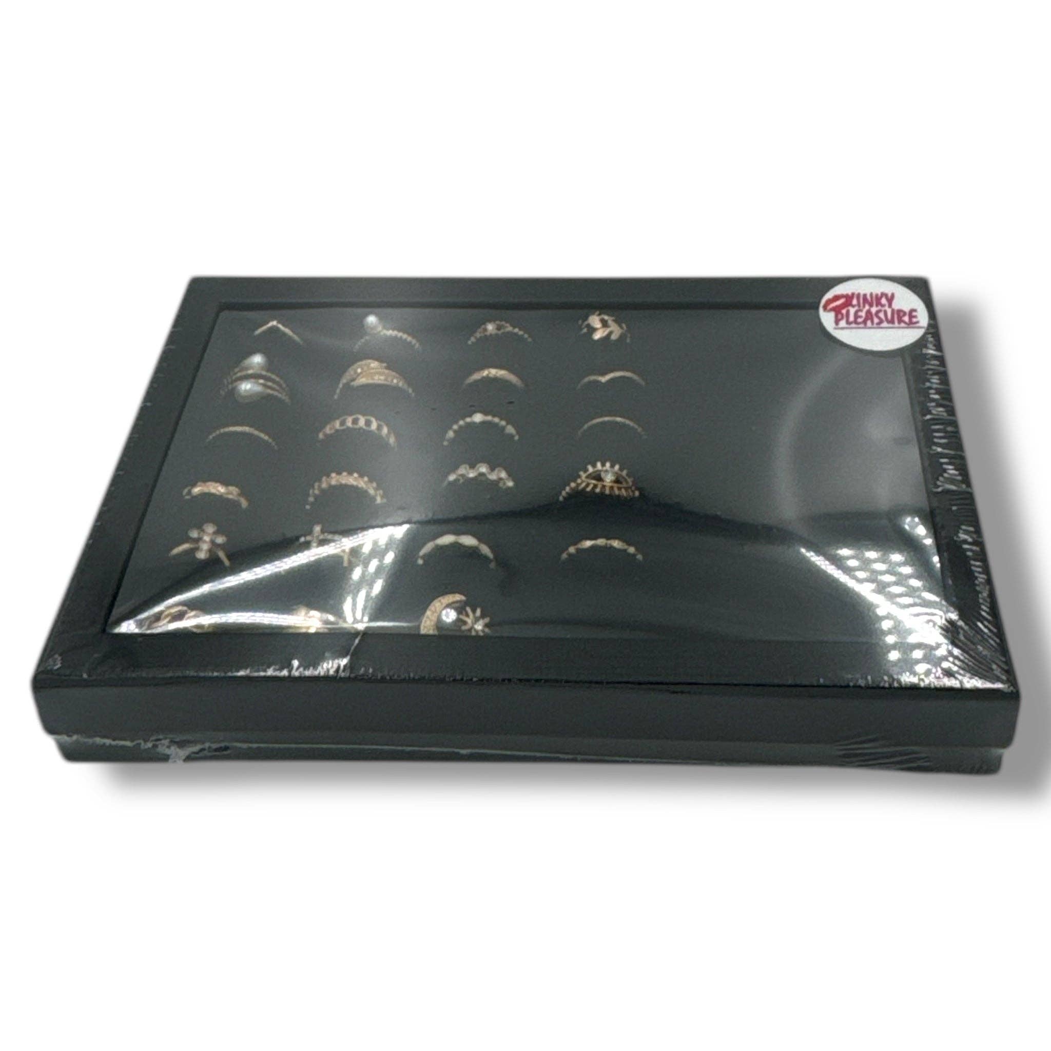 Kinky Pleasure - Wholesale Jewelry Set - Kinky Pleasure - AX113 - Ring Set 23 Rings In Gold Or Silver - In Display Box2