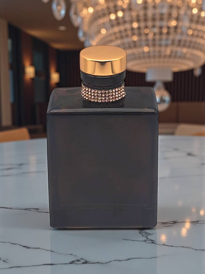 Dubai After Dark Reed Diffuser 6oz for wholesale by Morgan Paris Skin Boutique