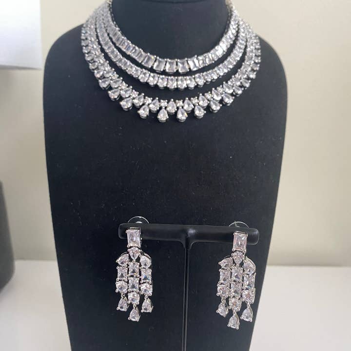 Vinnis Jewelry - Wholesale Jewelry Set - Majestic Cascade Bridal Necklace Set1
