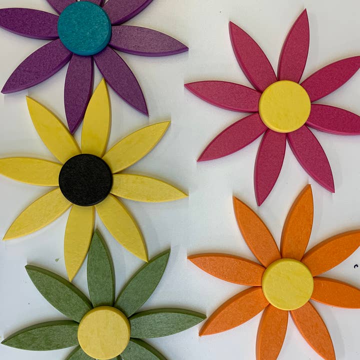 Grande fleur en polyéthylène sans tige pour la vente par Tom The Turner