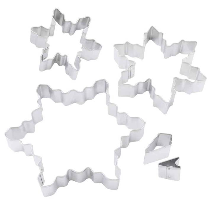 R&M International – wholesale Biscuit cutter – Snowflake 5 PC Cookie Cutter Set in Tin Can3