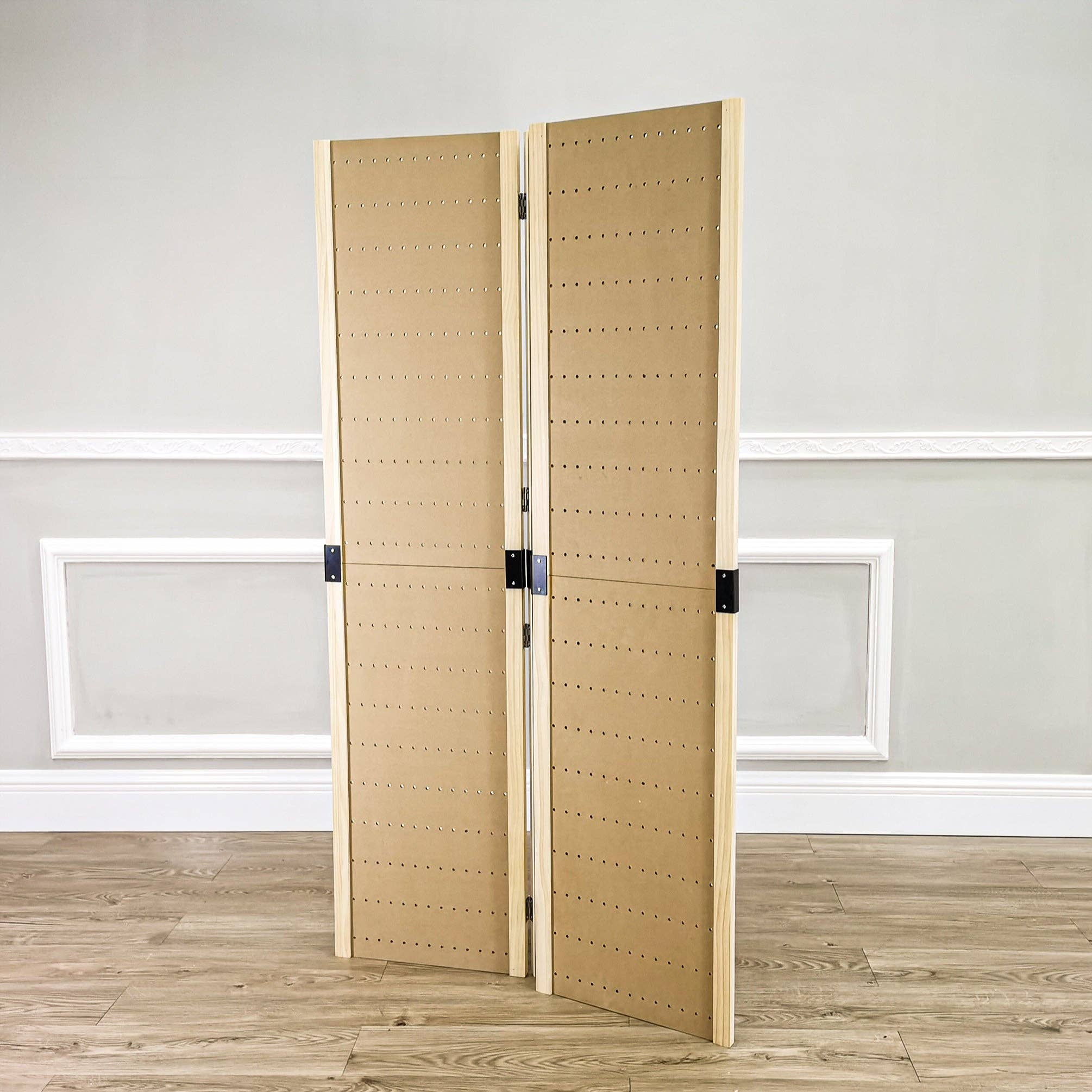 FIXTUREDISPLAYS - Wholesale Room Divider - 4 Panels 5 FT PegBoard Room Divider Folding Privacy Screen 101443