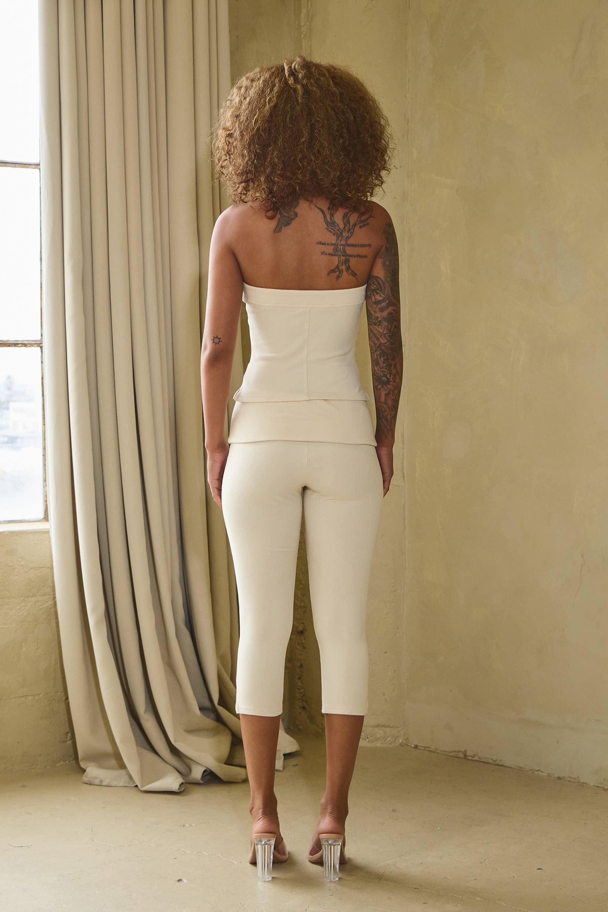 No Vacancy - Vente Ensemble de vêtements d'intérieur – femme - Ensemble ultra doux en jersey double face : haut tube et capri2