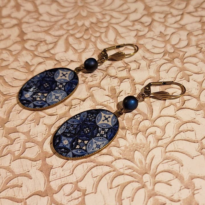 Ohrringe aus Harz, Messingperlen in Blautönen für den Großhandel von Lydée Déco