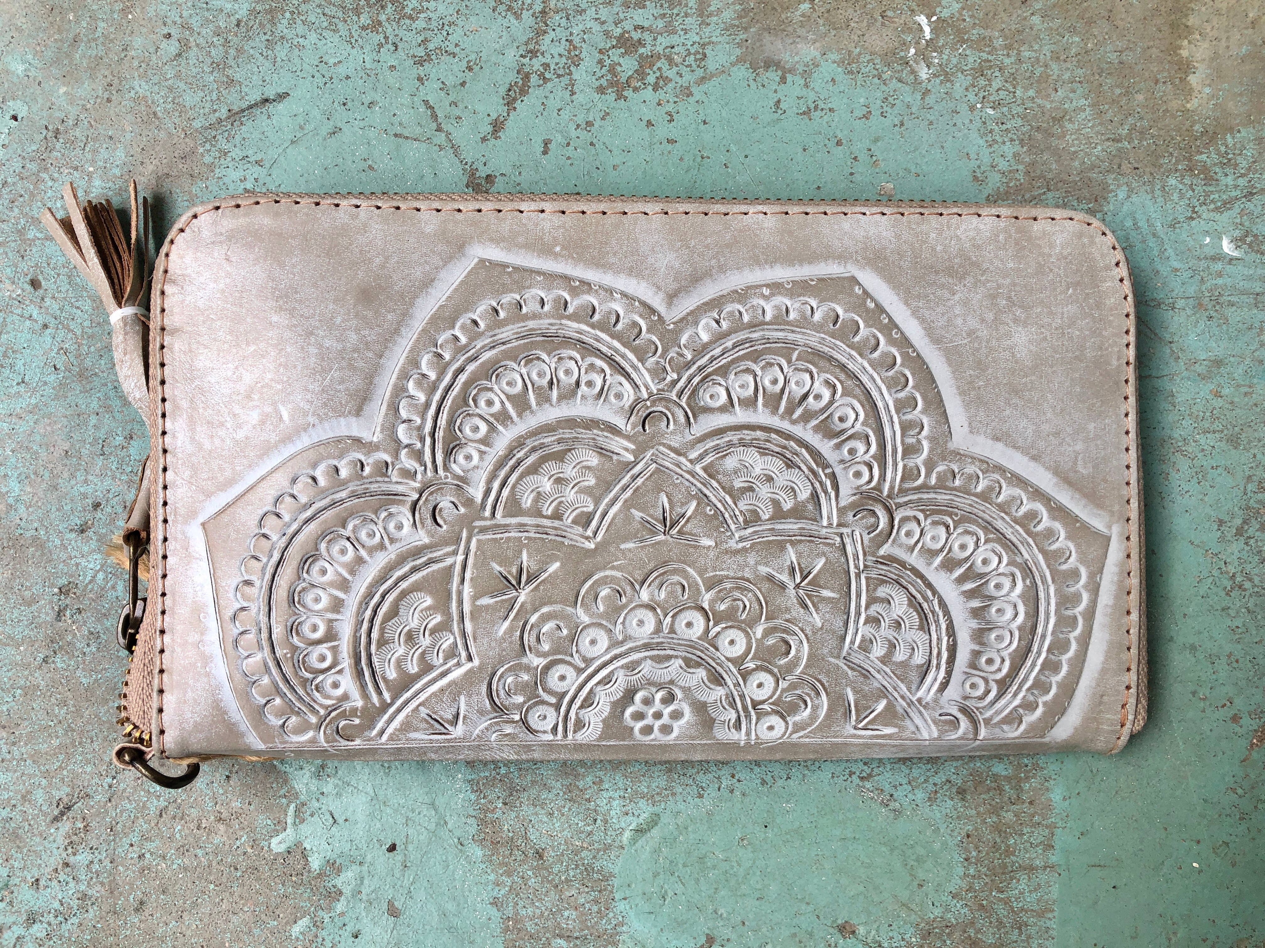 LEADERS IN LEATHER - Wholesale Wristlet - Zip Around Tooled Leather Wallet with Detachable Wristlet8