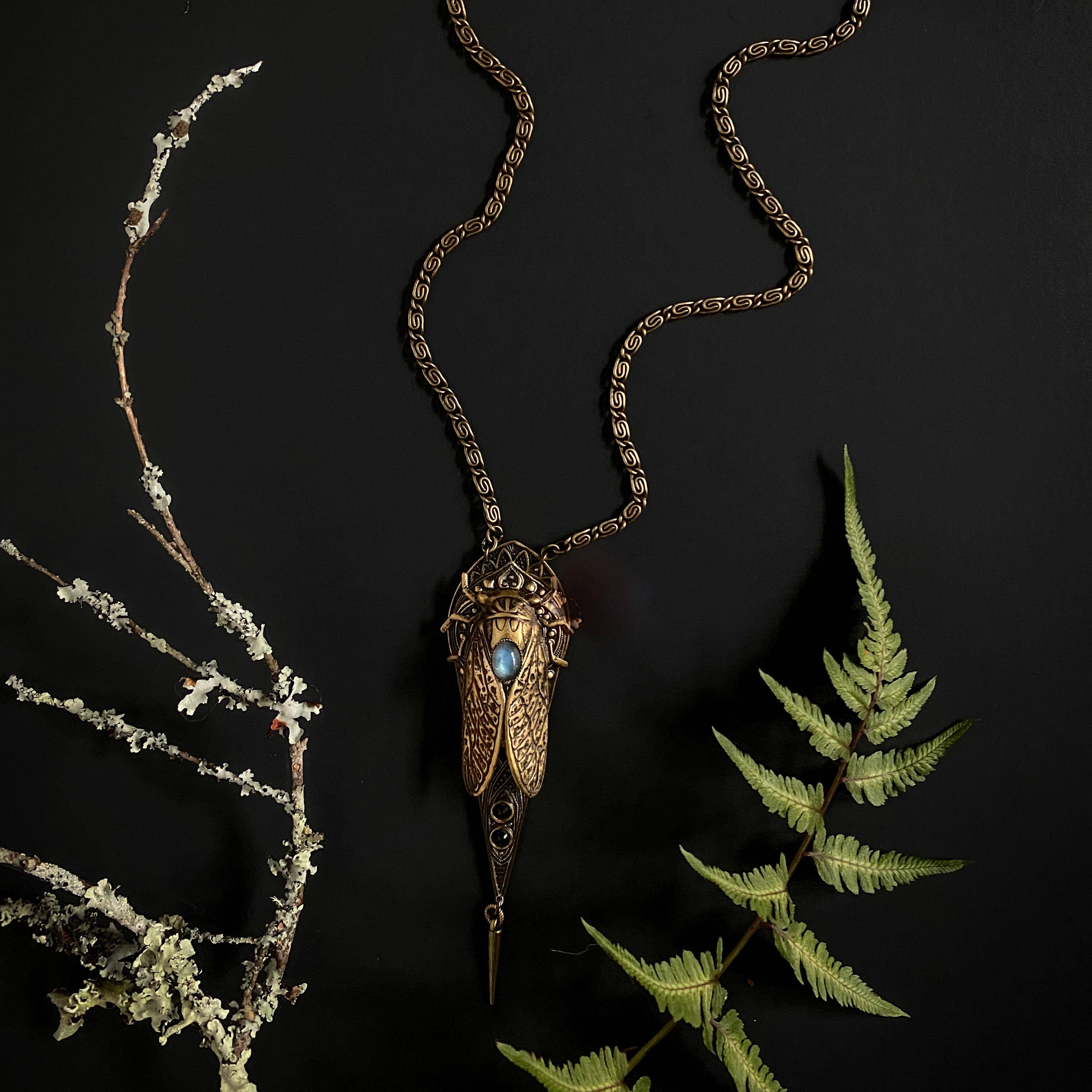 Trollbinde - Wholesale Pendant/Charm Necklace - The Wing Counsel Necklace: Stake Style1