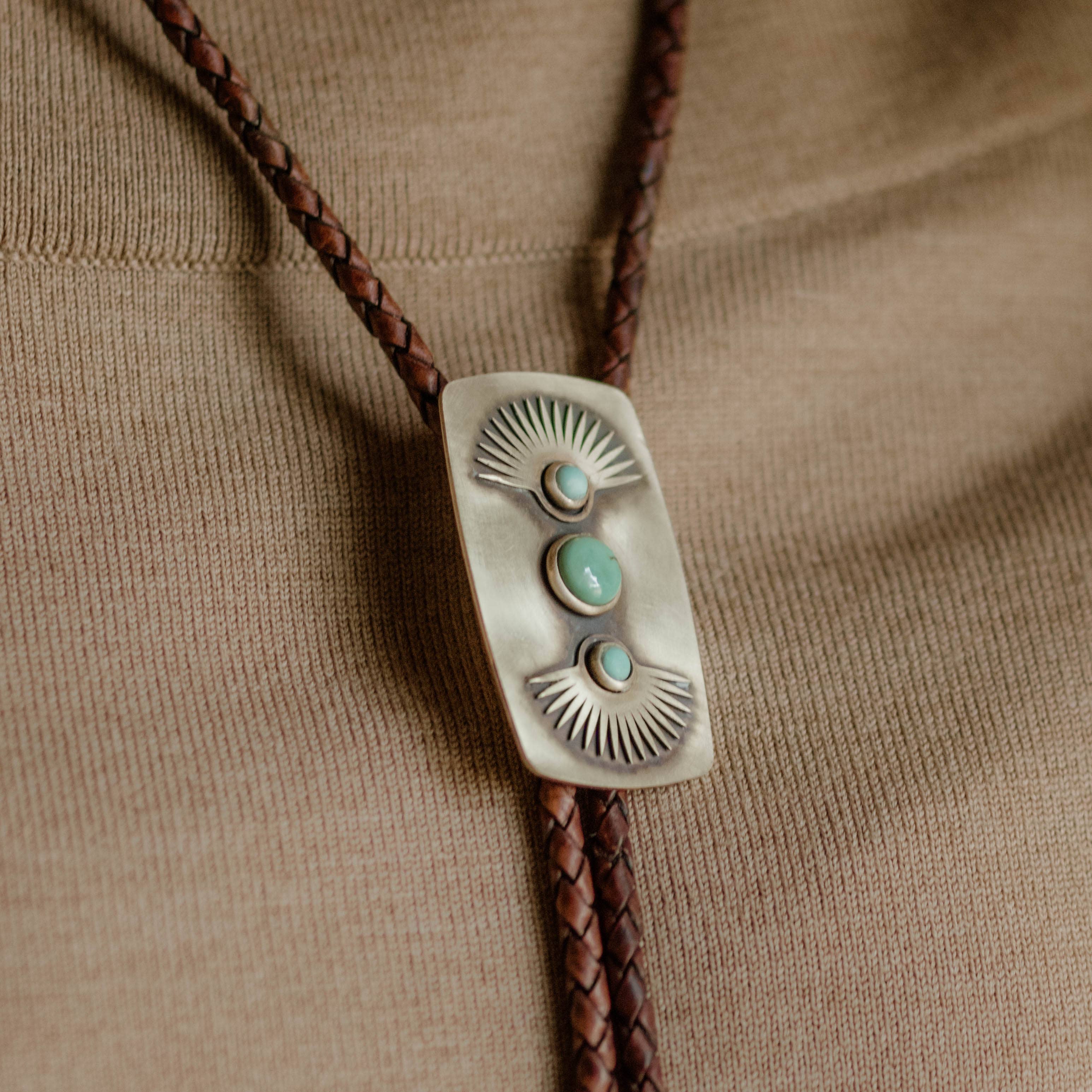 Commonform - Vente Sautoir et collier en Y - Cravate Yarrow Bolo4