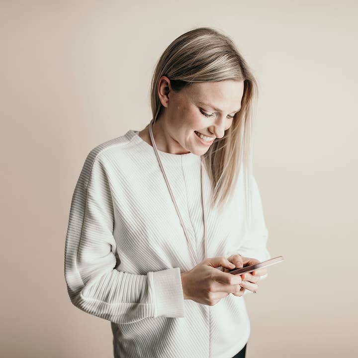 Three Little Tots - Vente Lanière – femme - Lanière en silicone Mauve pour badges d'identité, masques, kets et plus encore3