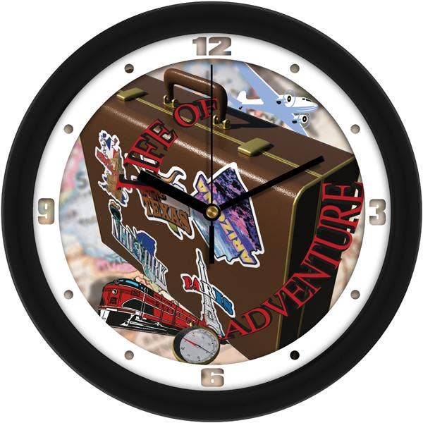 Horloge murale de voyage rétro Life of Adventure pour la vente par Sun Time