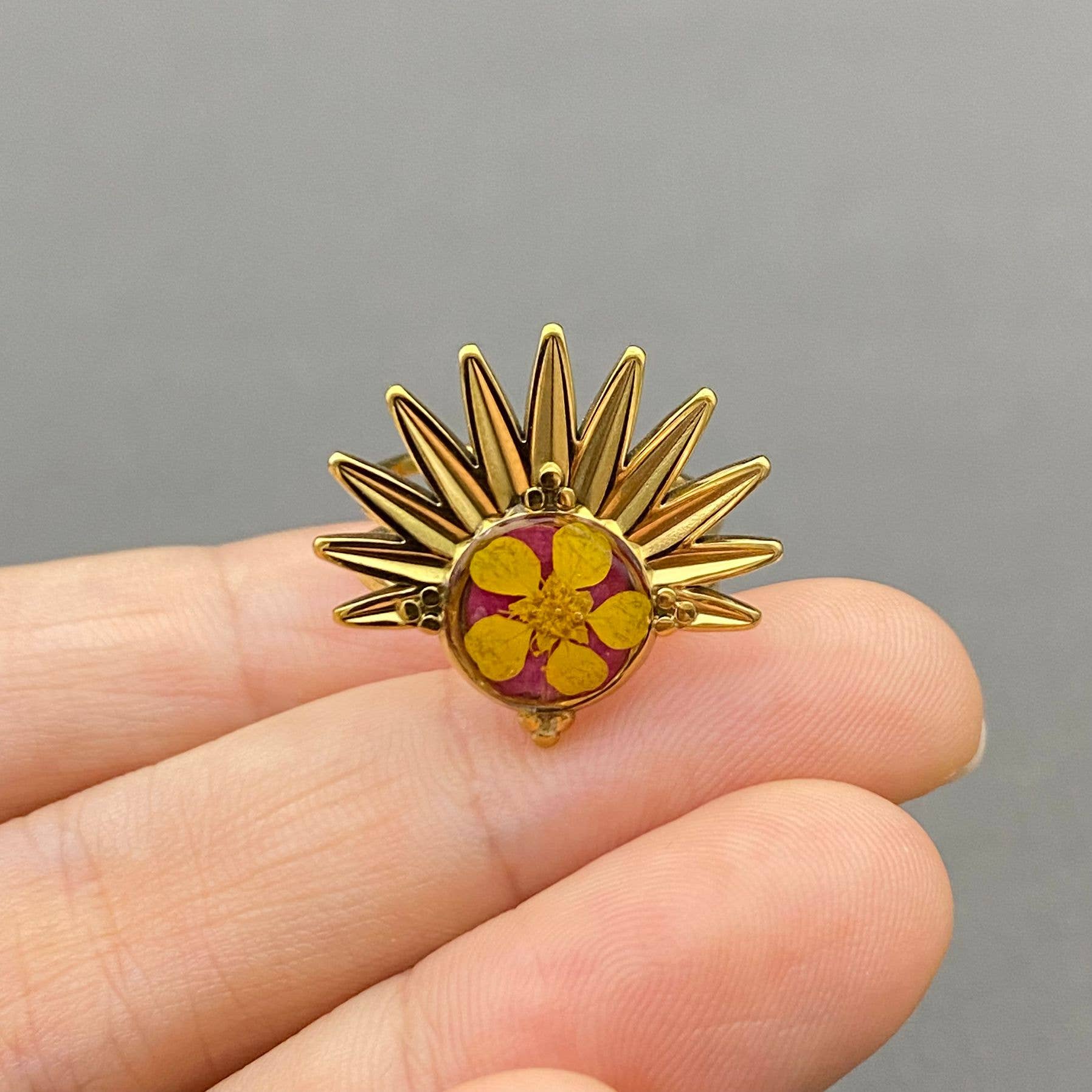 Mio Queena - Wholesale Cocktail/Statement Ring - Dried Flower 18K Gold Plated S.Steel Adjustable Ring - FGS/PDF3