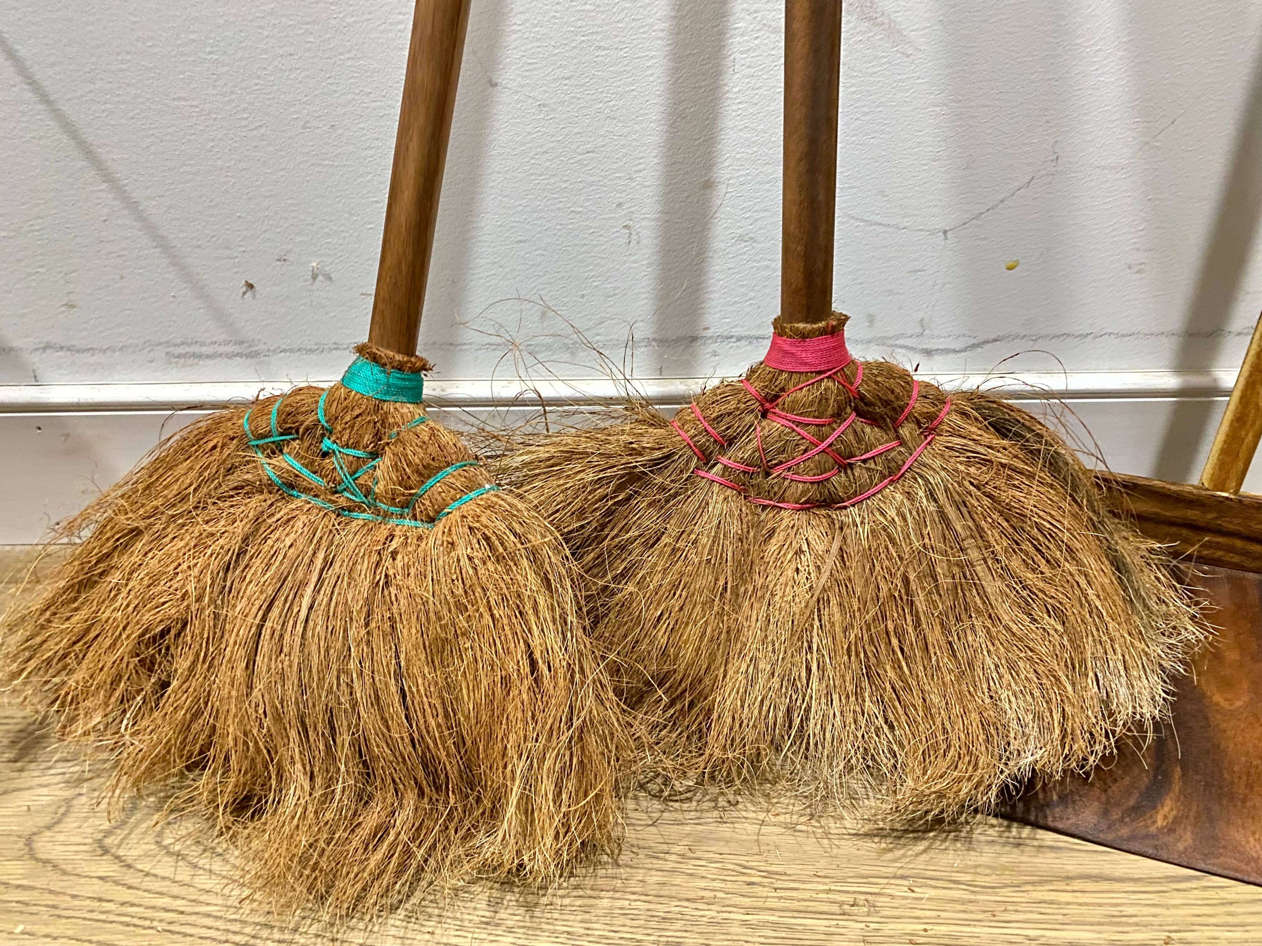 Tuckahoe Hardwoods – wholesale Dusting brush & duster – Handmade Indoor East Indian Walnut Wooden Dustpan and Broom2