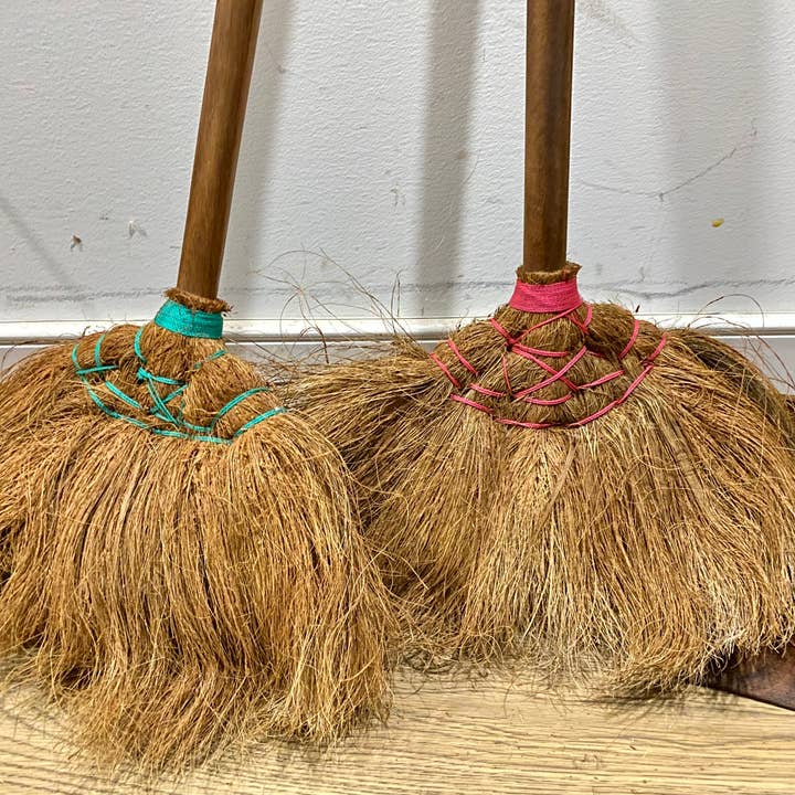 Tuckahoe Hardwoods – wholesale Dusting brush & duster – Handmade Indoor East Indian Walnut Wooden Dustpan and Broom2