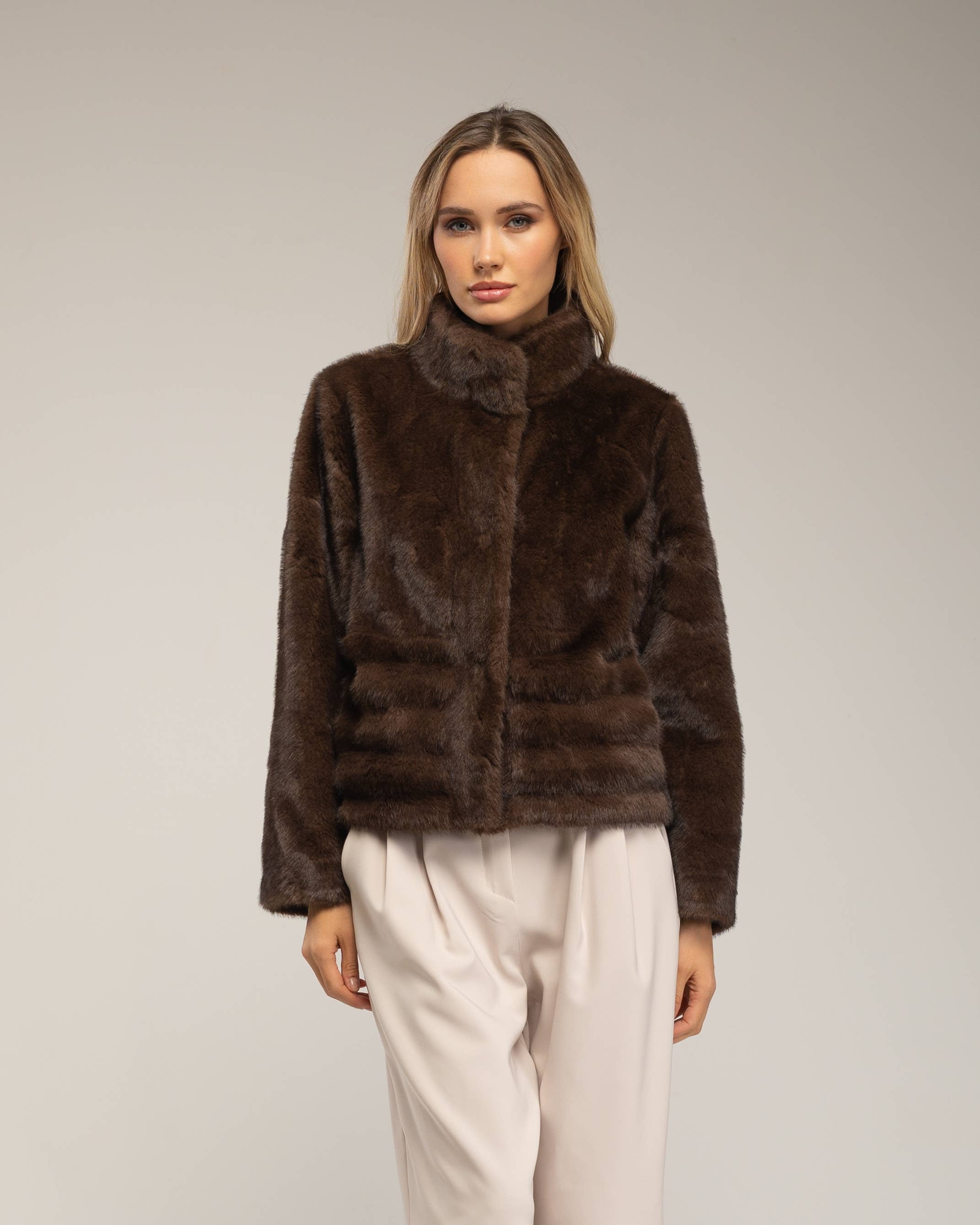 Tantra - Wholesale Coat - Women's - Synthetic fur jacket with clip closure4
