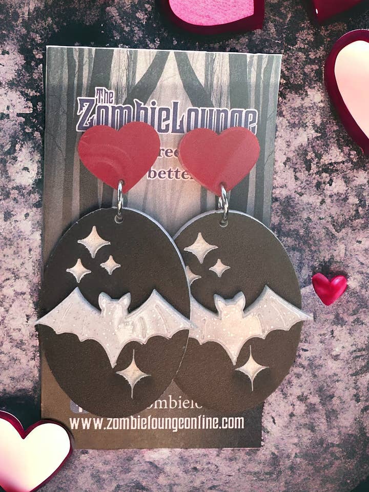 Boucles d'oreilles chauve-souris vintage pour la vente par Zombie Lounge Bootique