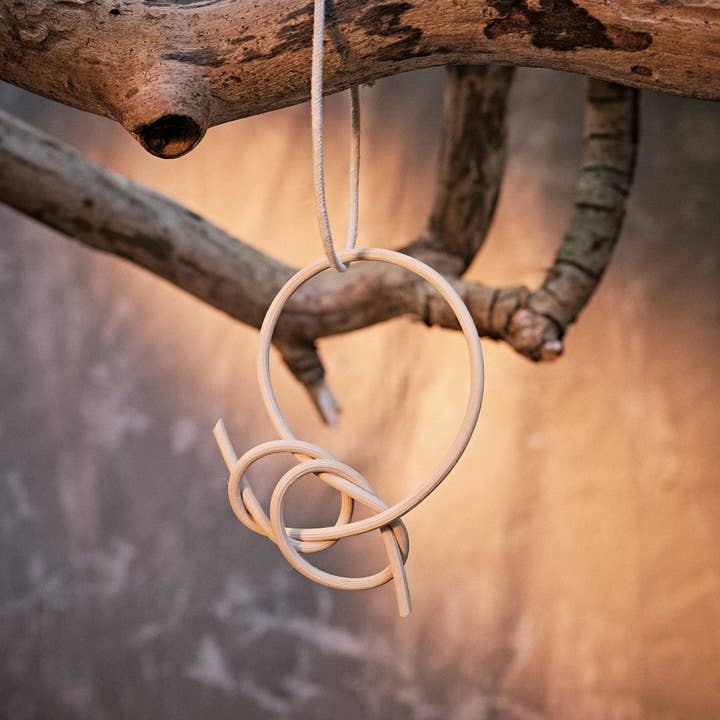 Klassischer Dreifachknoten Einzelornament für den Großhandel von Katie Gong