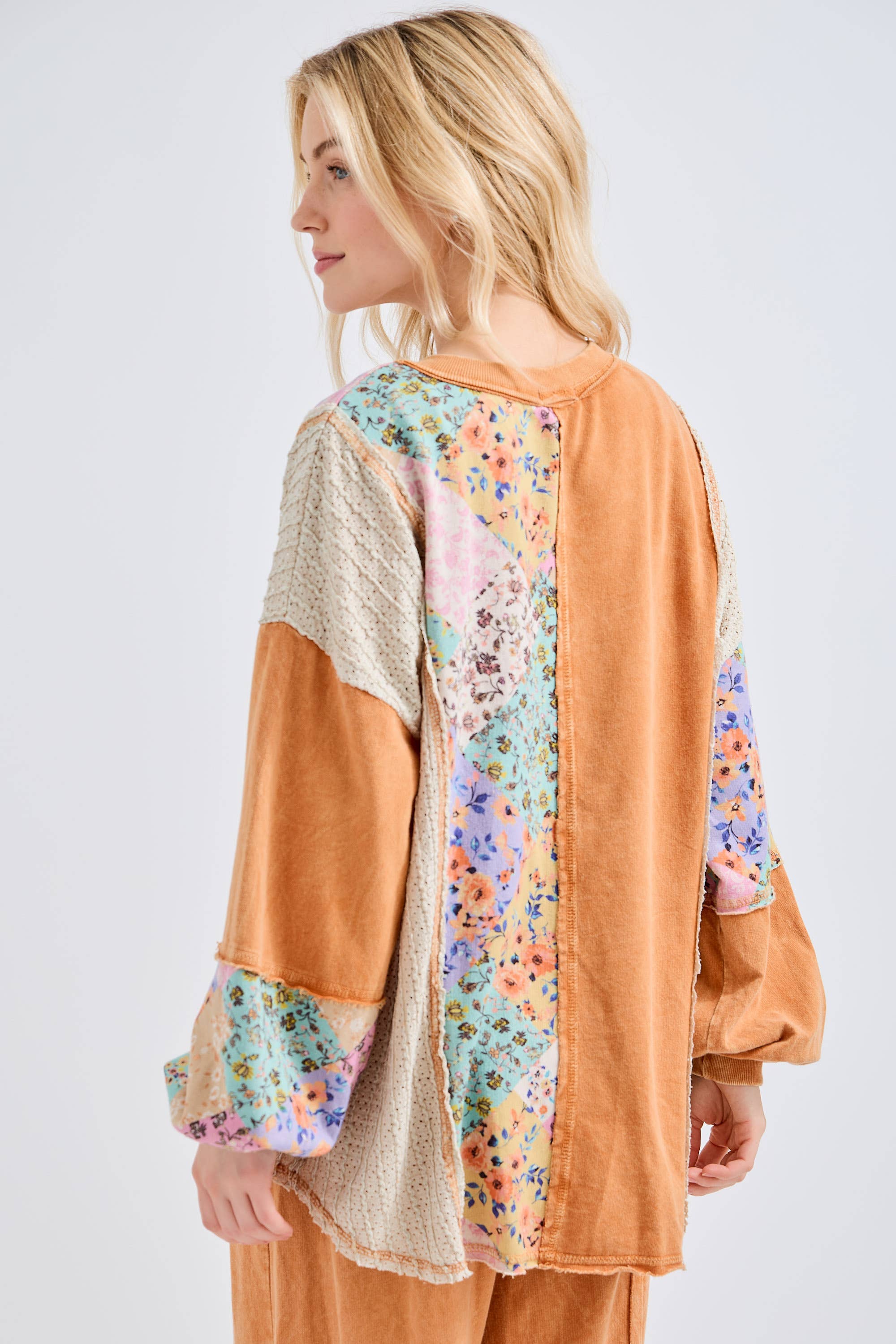 J.Her – Engroshandel Strikket top - Dame – Mineralvasket blomsterbølge-strikket jacquard boho-top HT6039P113