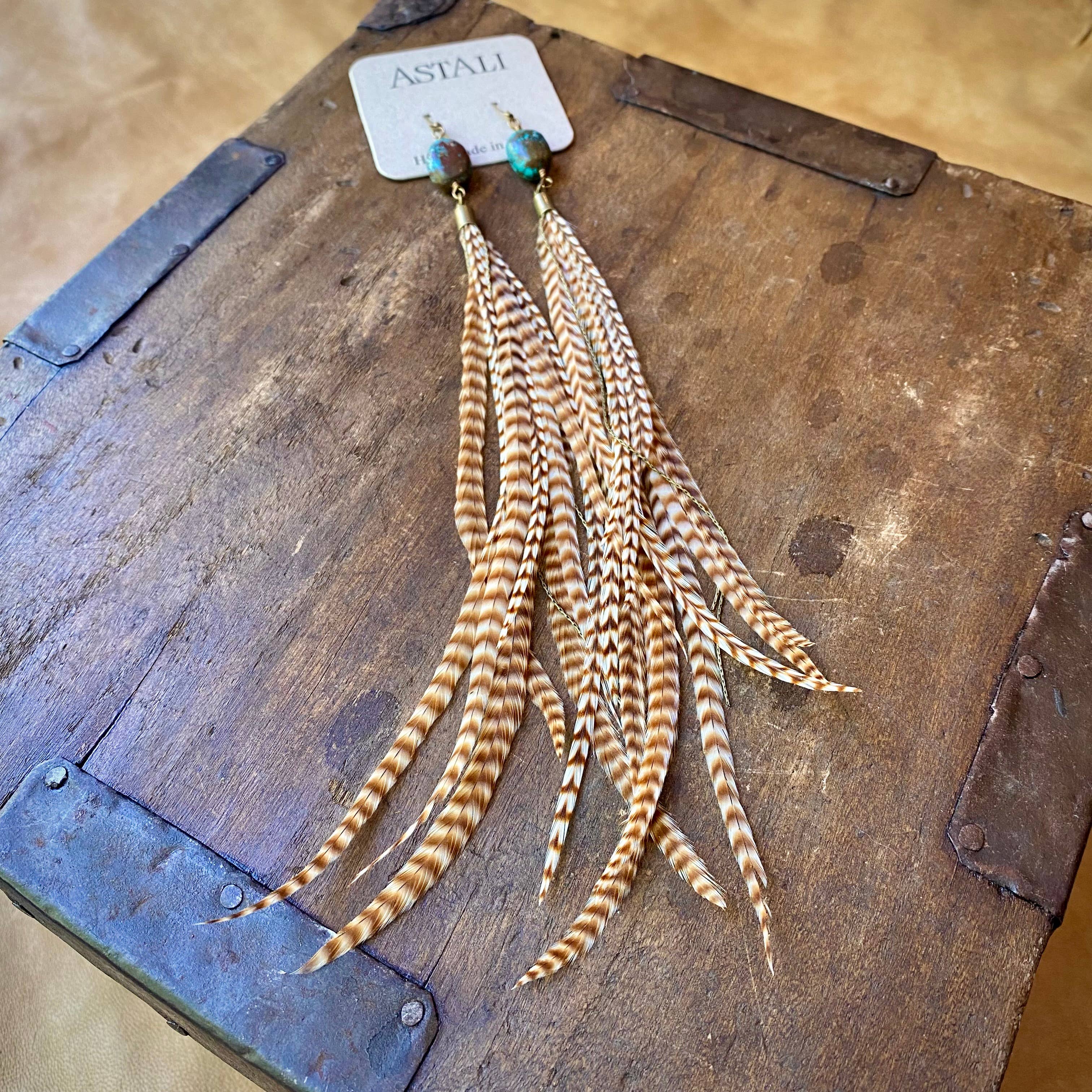 ASTALI - Venta al por mayor Pendientes de borla - Pendientes de plumas largas y turquesas, diseño Ginger Grizzly, estilo western6