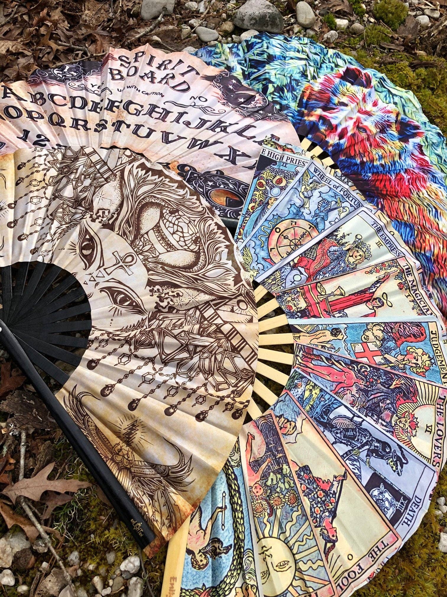 Enlighten - Venta al por mayor Ventilador plegable de mano - Abanico de mano grande para festival con chasquido de esfinge egipcia2