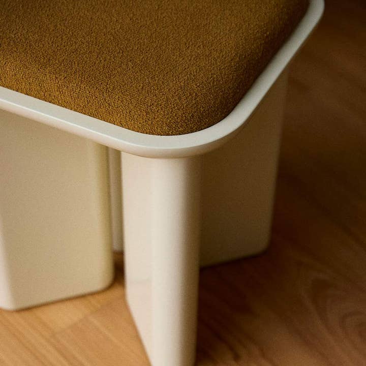 Gabrielle Paris - Mobilier - Wholesale Pouf - LAZARE LACQUERED WOOD OTTOMAN
