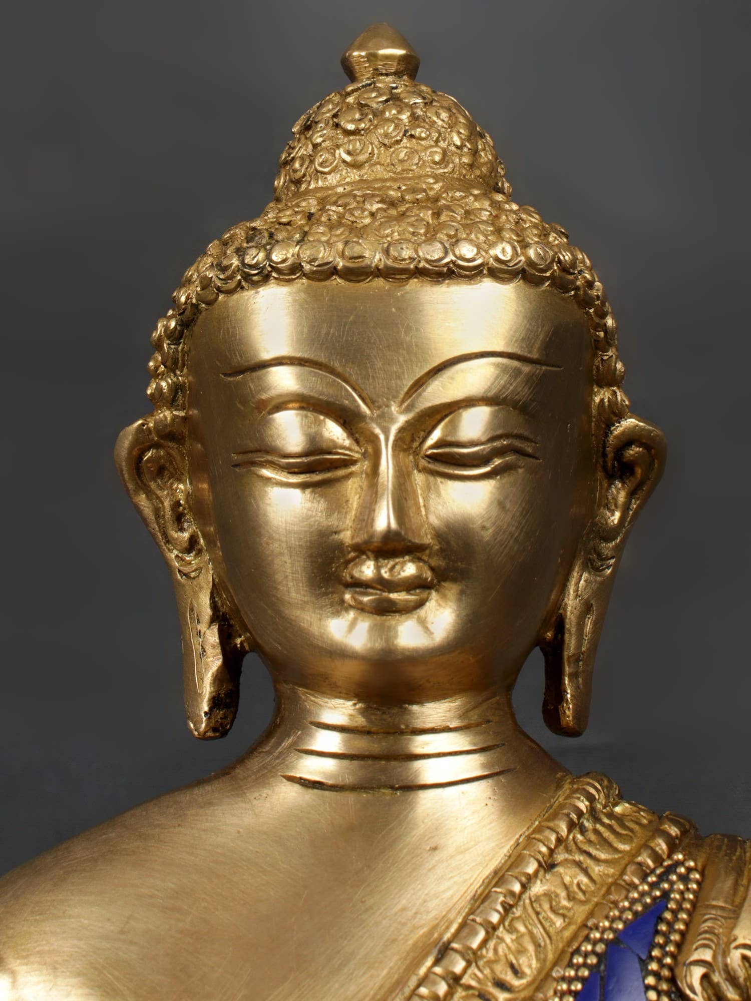 Exotic India Art - Venta al por mayor Escultura - Deidad budista tibetana de 11 pulgadas, lapislázuli, Buda de la curación, en latón1