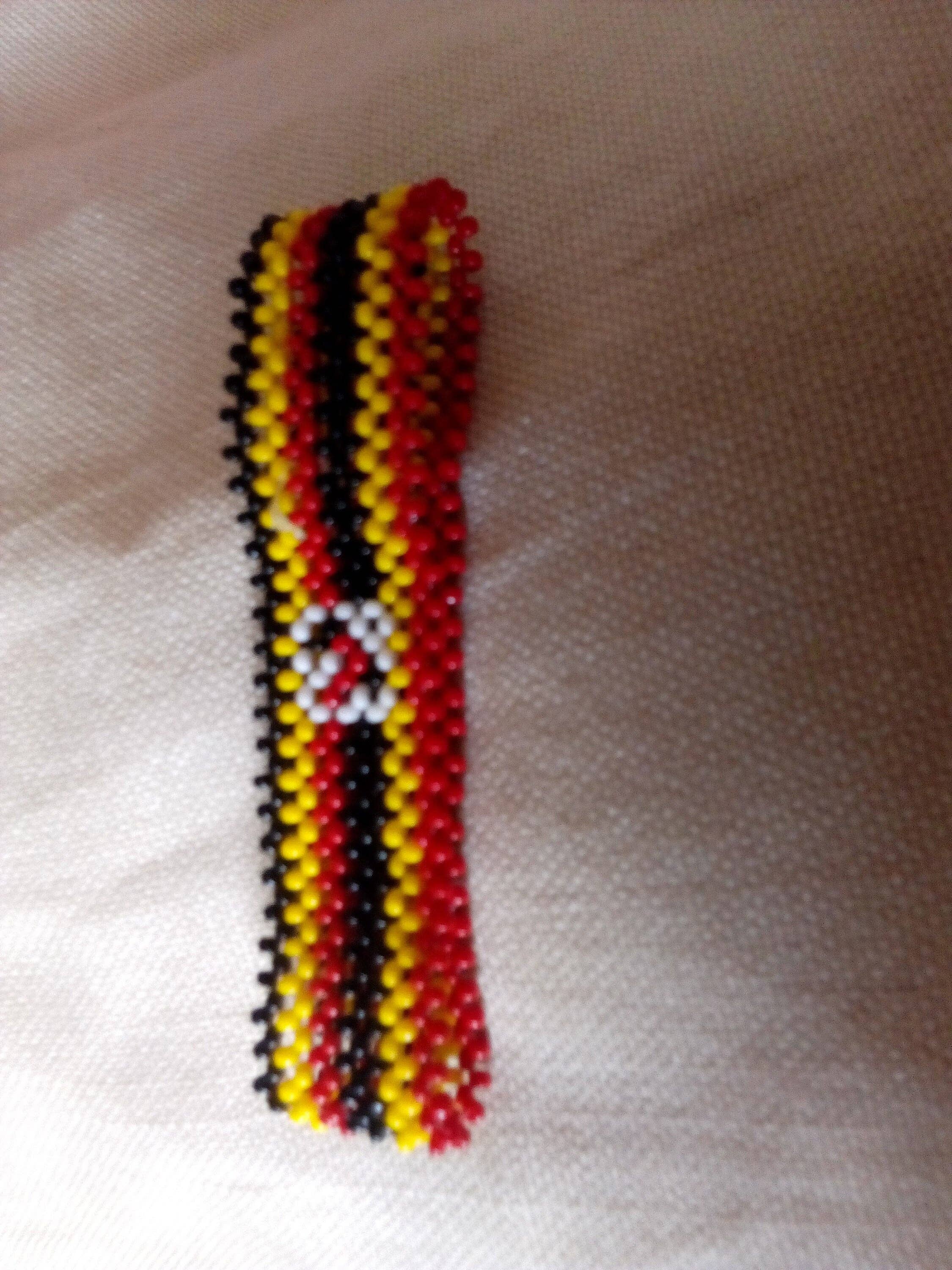 Delight merchants - Venta al por mayor Pulsera de cuentas - Pulseras de cuentas con la bandera de Uganda hechas en Kenia por los masái.2