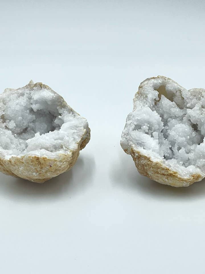 Calcite Surprise Geode for wholesale by CuartoAstral