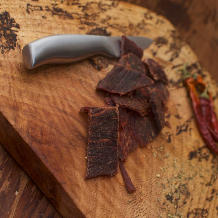 Bogeys Beef Jerky - Wholesale Jerky - Gnarly Garly - Smoky Spicy Garlic Beef Jerky 1