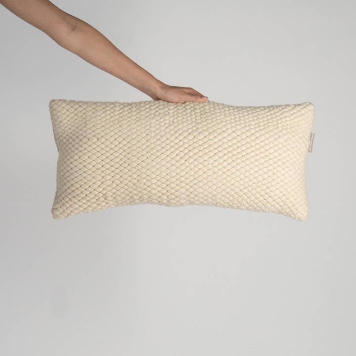 Taie d'oreiller en laine tissée à la main, petit 12'/ art 102 pour la vente par Hilustrada