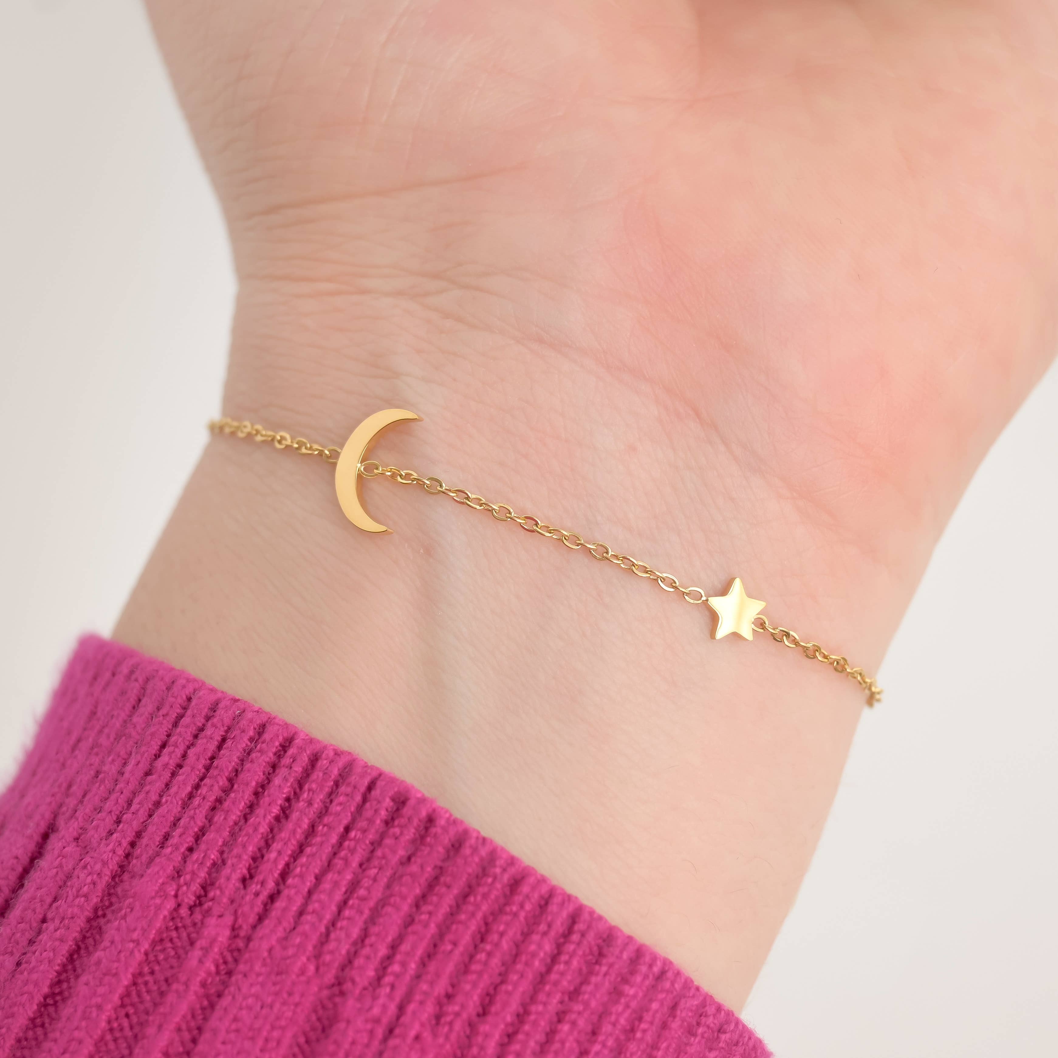 Blueyejewelry – Engroshandel Armbånd med vedhæng – Månestjerne armbånd - 18K guld PVD belagt stjerne armbånd1
