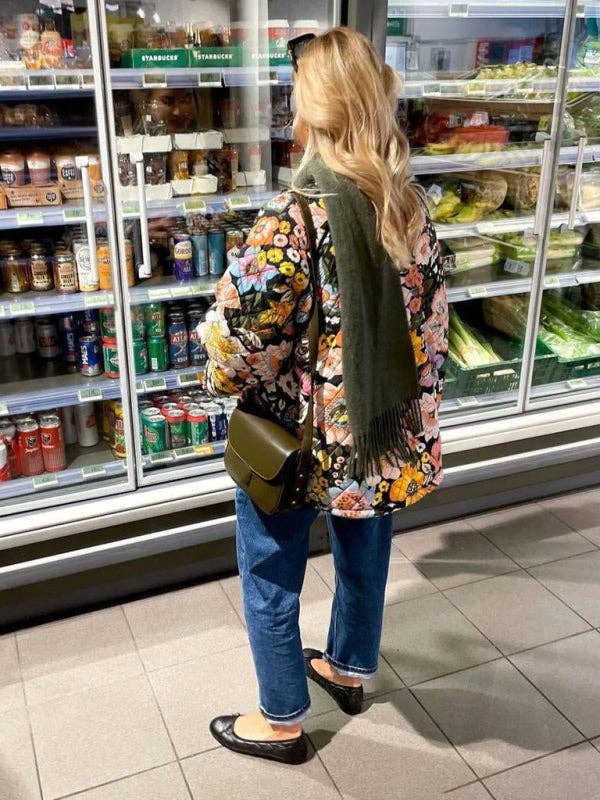 Trendy gewatteerde jas met losse winterprint voor wholesale door VividLux