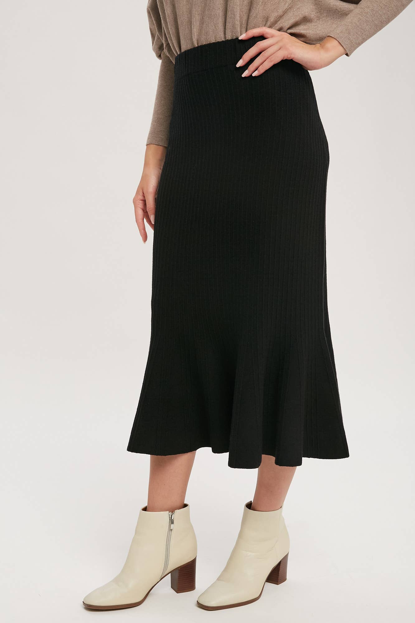 Bluivy - Wholesale Skirt - Women's - MERMAID SWEATER MIDI SKIRT25
