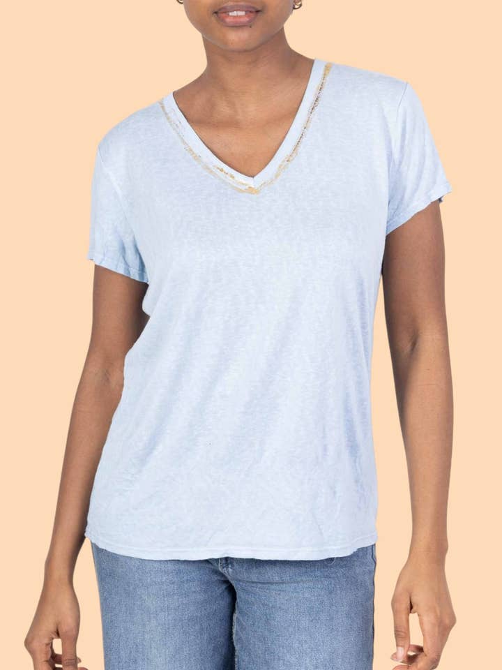 T-shirt with gold print on the collar Art 12621 for wholesale by Nota bene