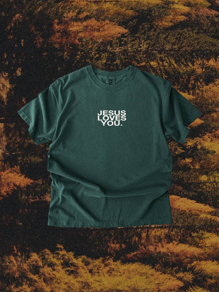 NOUVEAU || T-shirt à logo Comfort Colors || Épinette bleue pour la vente par Jesus Loves You Company