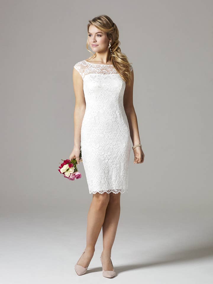 Robe de mariée en dentelle ambrée pour la vente par Alie Street