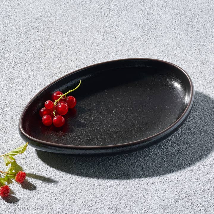 Vikko - Thunder, Sonic, Rounded Triangle Plate, Black, 7.25" for wholesale by Kadra Kitchenware