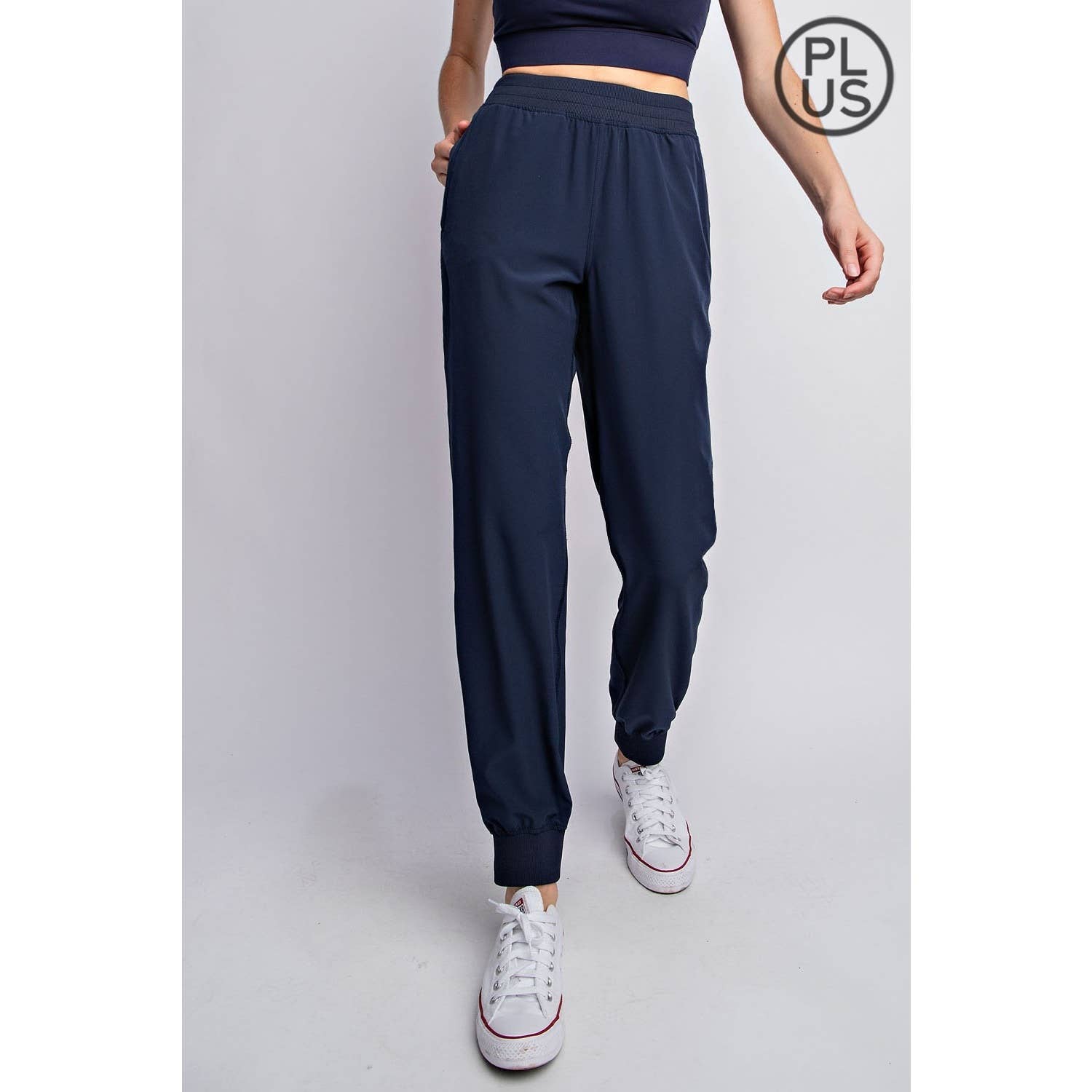 Rae Mode – Großhandel Trainings-/Jogginghose – Damen – JOGGINGHOSE AUS OXFORD ST WOVEN DANCE STUDIO IN ÜBERGRÖSSE MIT MITTLERER LEIBHÖHE14