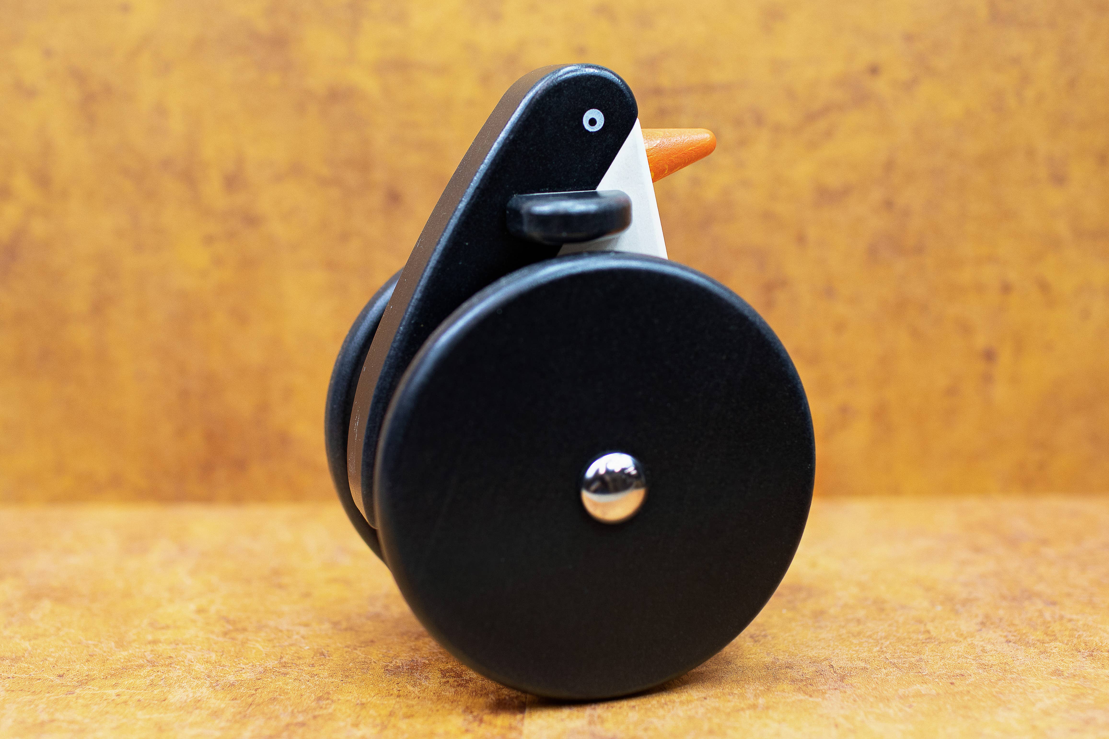 Little Poland Gallery – wholesale Wood toy – Child – BAJO Wobbling Penguin3