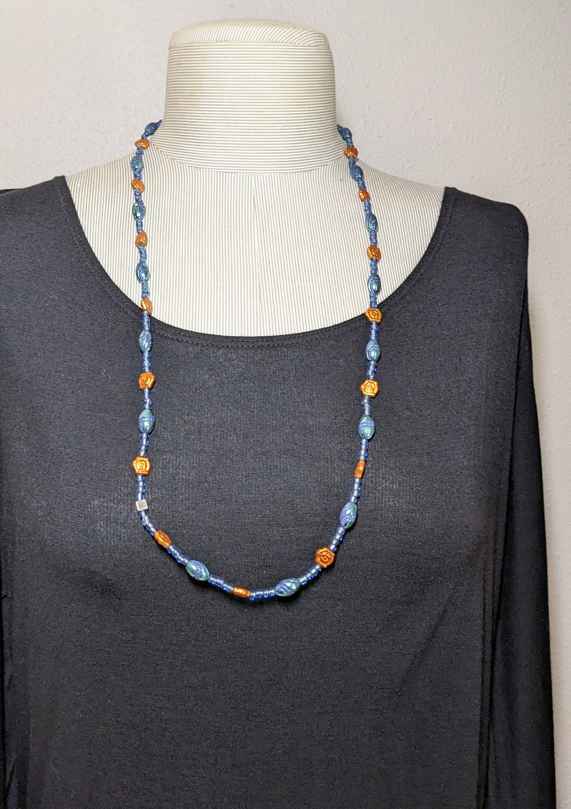 Fiona Accessories – wholesale Snodd - Dam – Beaded Badge Holder Snodd för nycklar ID-märke17