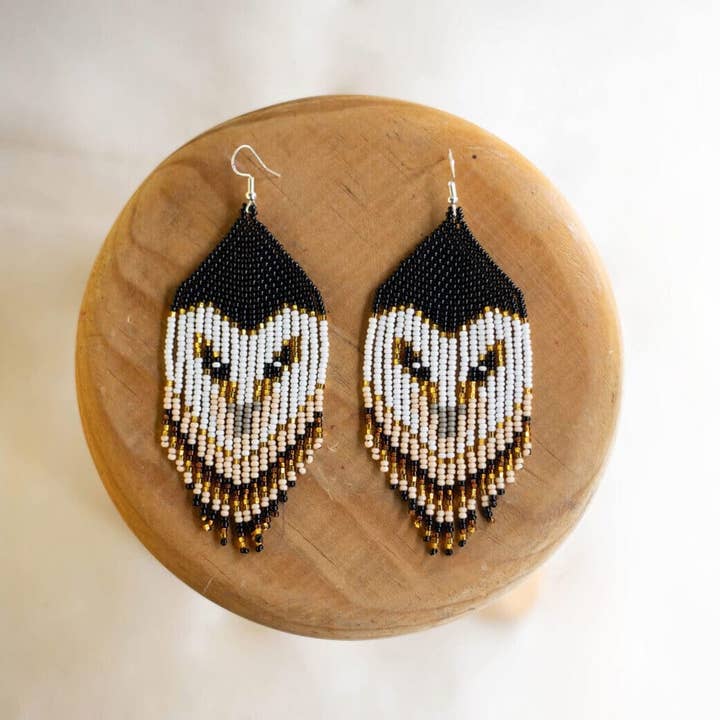 Luz de Luna – Pendientes de Búho Nativos con Abalorios en Tonos Nocturnos para venta al por mayor de Mother Sierra