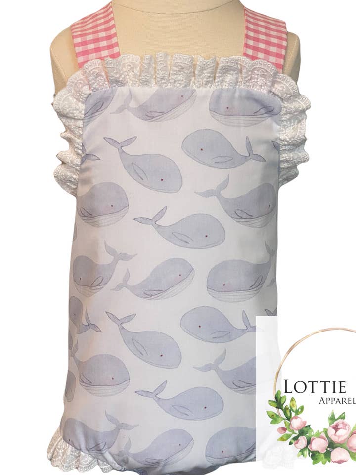 Whale soldräkt med rosa Gingham remmar och spets trim för wholesale av Lottie Lou Apparel