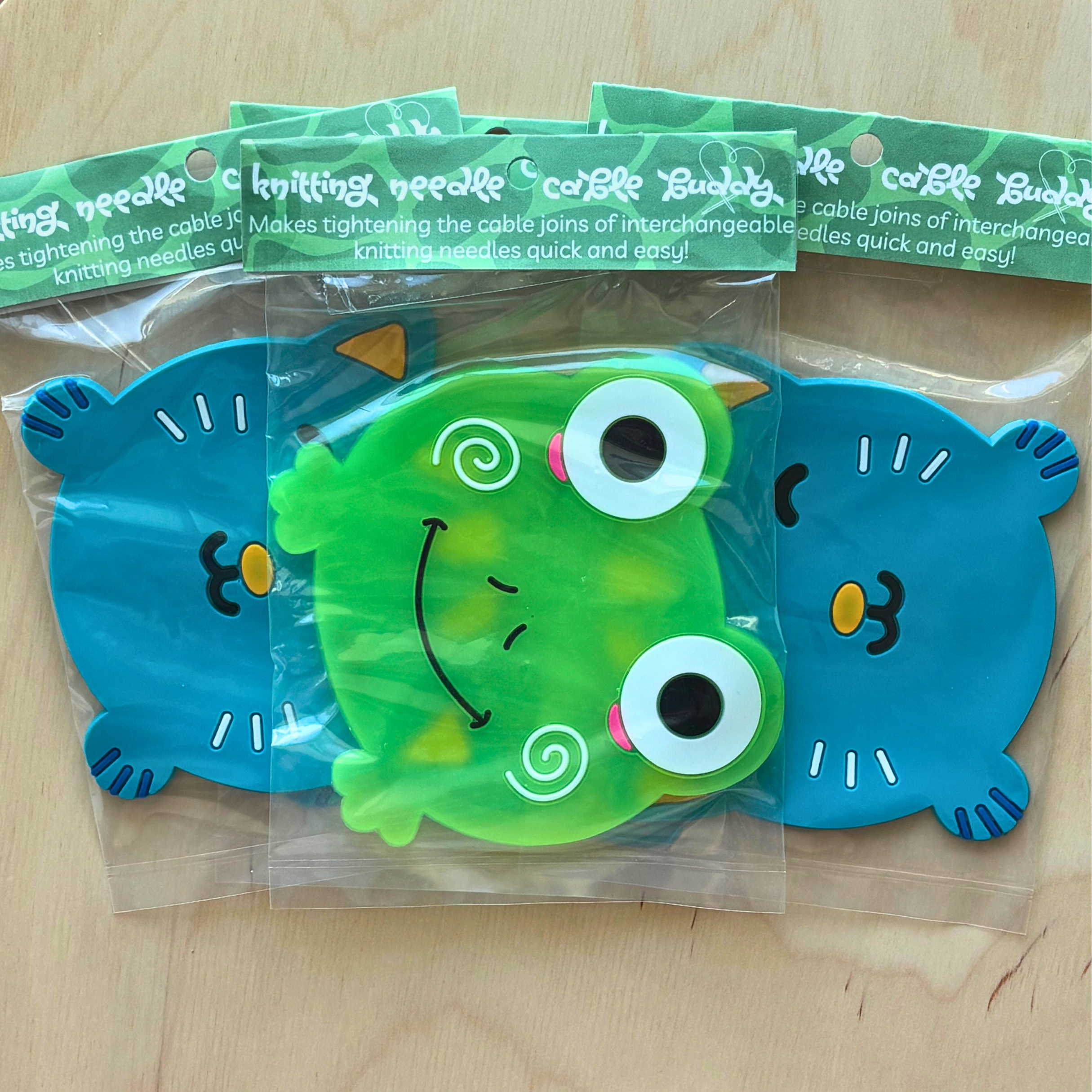 Comma Craft Co - Wholesale Knitting/Crochet Supplies - Knitting Needle Cable Buddy - Interchangeable Tool Tightener6