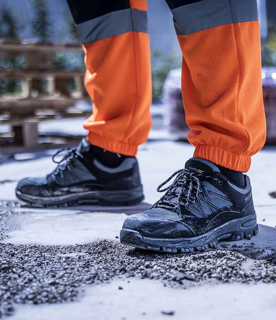 Pierre Francis – wholesale Athletic trainers – Men′s – Regatta - Safety Footwear Sandstone SB Safety Trainers0