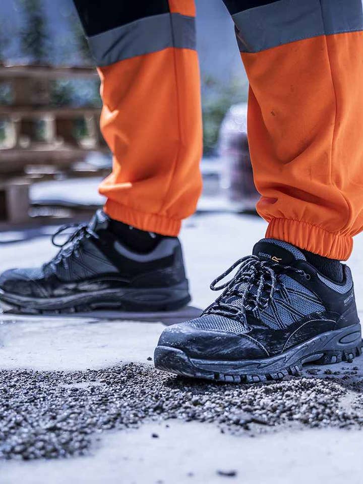 Pierre Francis – wholesale Athletic trainers – Men′s – Regatta - Safety Footwear Sandstone SB Safety Trainers