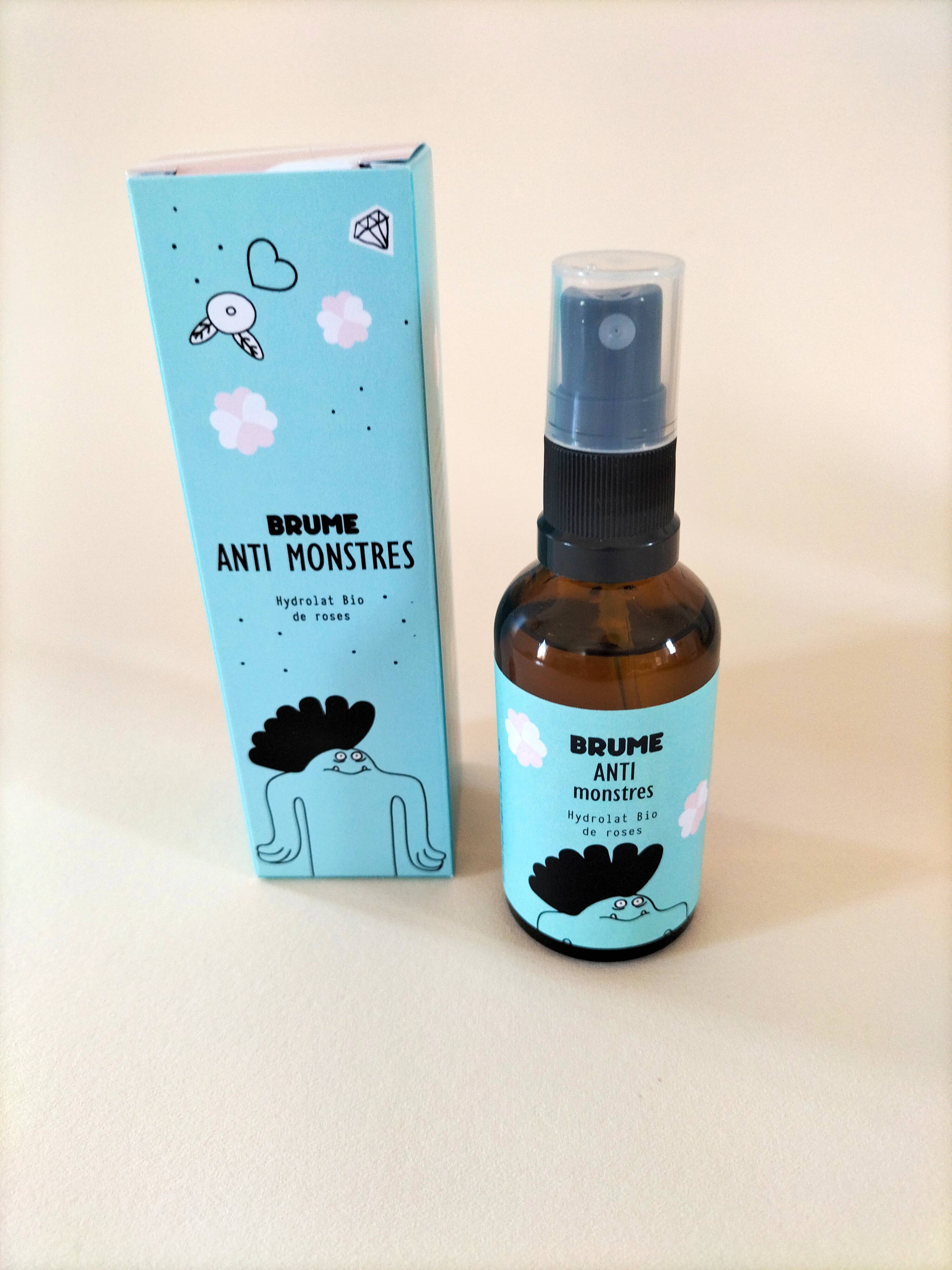 Pamela Loops – Spray de quarto e roupa por atacado – Bruma Mágica Anti-Monstros com Água Floral de Rosas Orgânicas8