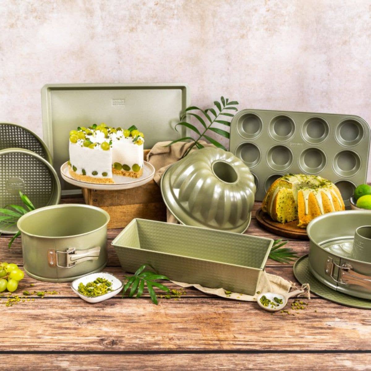 Zenker – wholesale Baking dish – Zenker Green Vision Set of 3 Cake Pans1