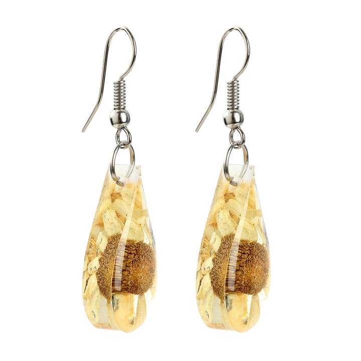 ORECCHINI A FORMA DI MARGHERITA ESSICCATA A GOCCIA IN RESINA per la vendita all'ingrosso da parte di Benjamin International